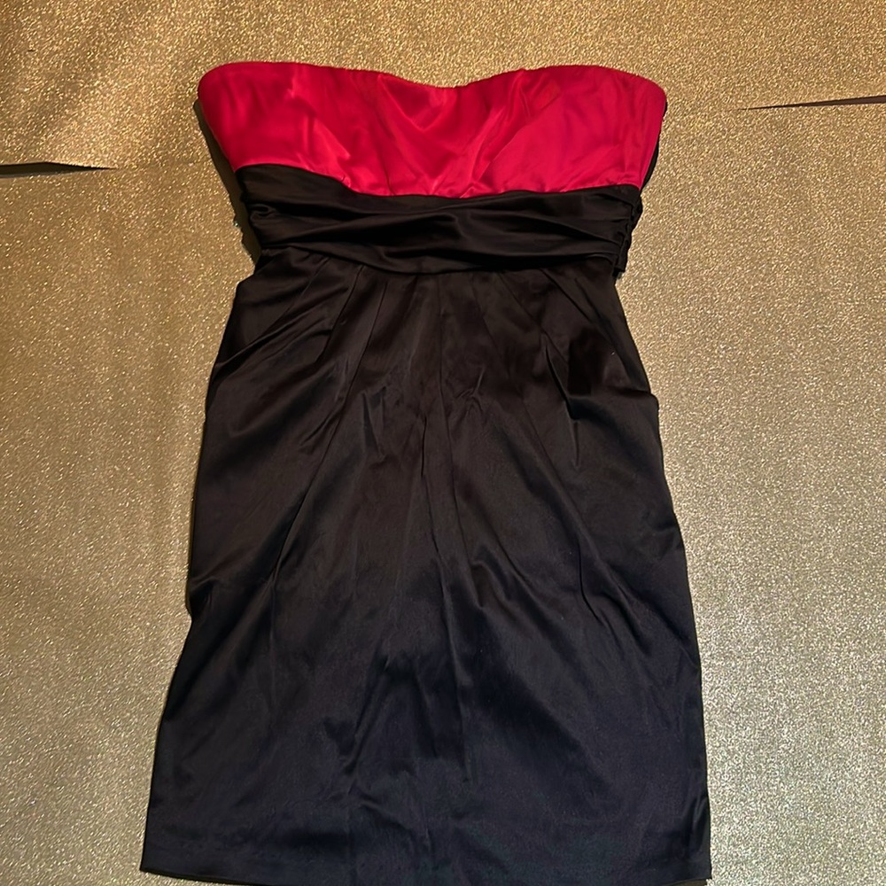 2000’s strapless dress
